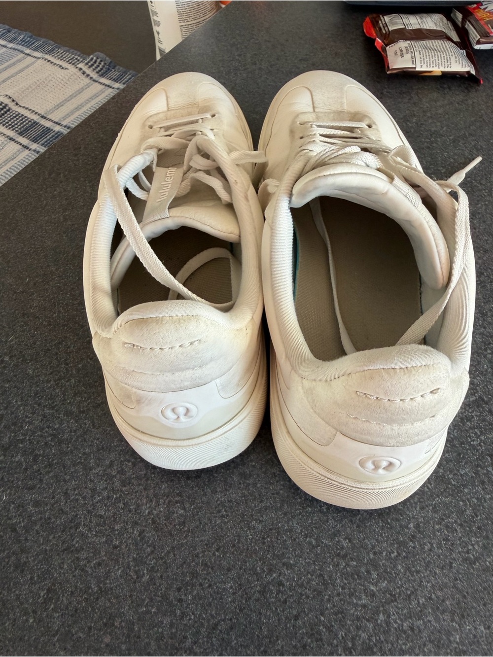 lululemon women’s CityVerse sneakers size 9 - Picture 3 of 5